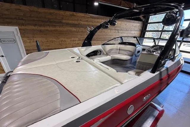 Slide: The Image of 2007 Malibu Wakesetter 20 VTX boat interior with sleek seating and modern design. - 17
