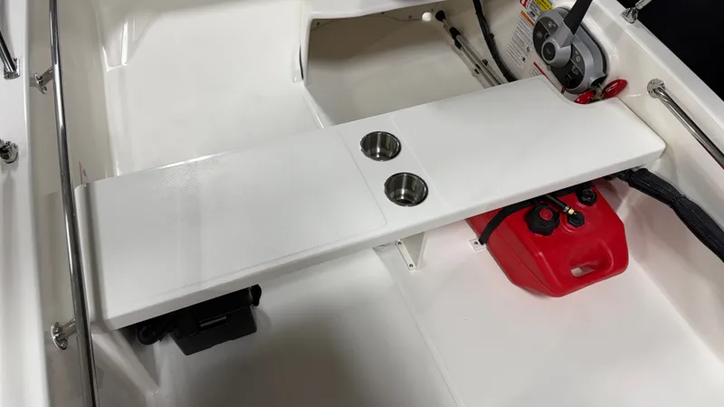 Slide: The Image of Boston Whaler 130 Super Sport 2026 - 12