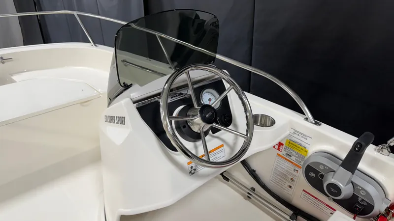 Slide: The Image of Boston Whaler 130 Super Sport 2026 - 21