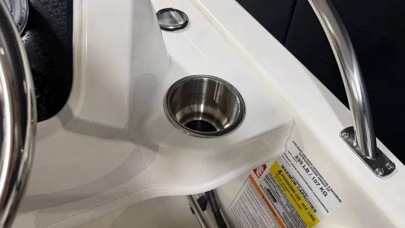 Slide: The Image of Boston Whaler 130 Super Sport 2026 - 22