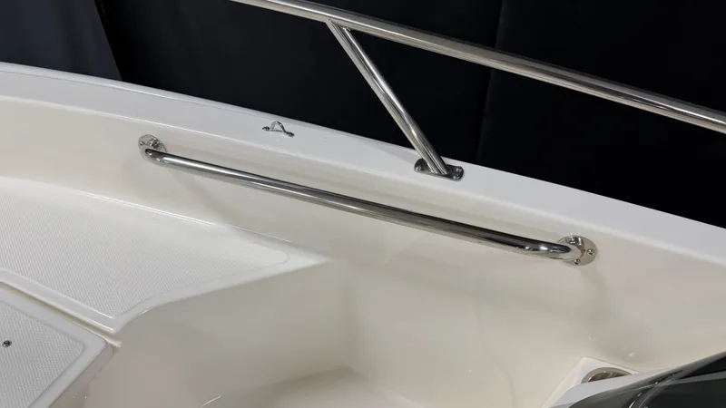Slide: The Image of Boston Whaler 130 Super Sport 2026 - 31