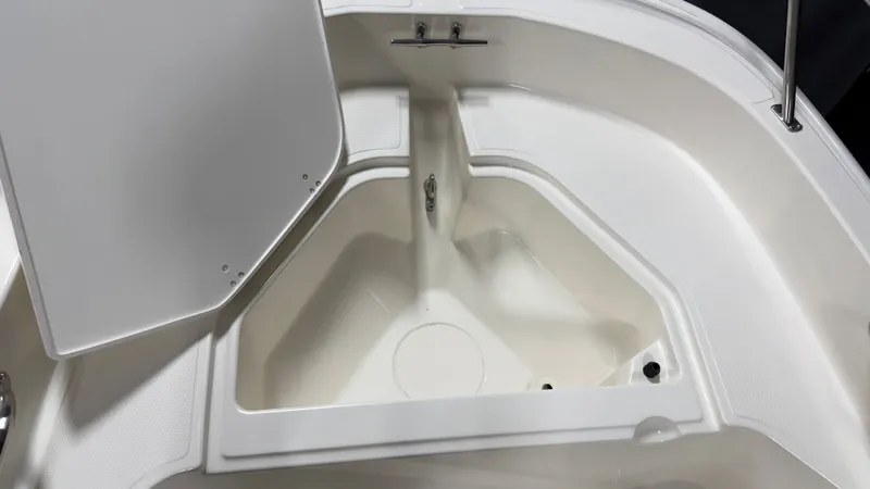 Slide: The Image of Boston Whaler 130 Super Sport 2026 - 33