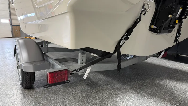 Slide: The Image of Boston Whaler 130 Super Sport 2026 - 37