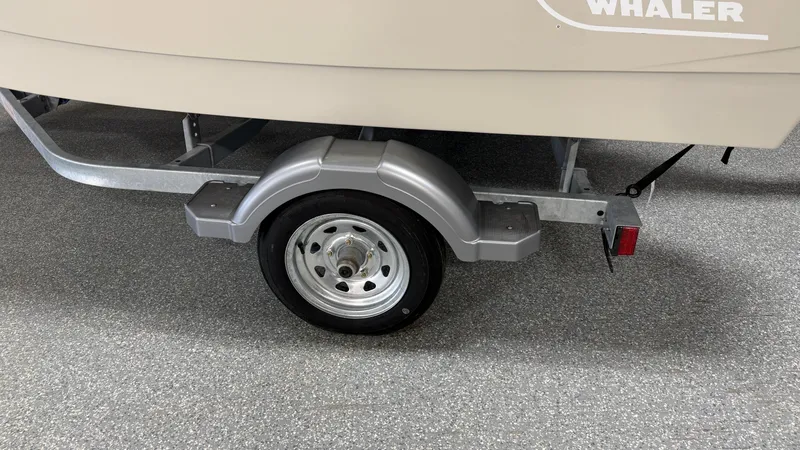 Slide: The Image of Boston Whaler 130 Super Sport 2026 - 38