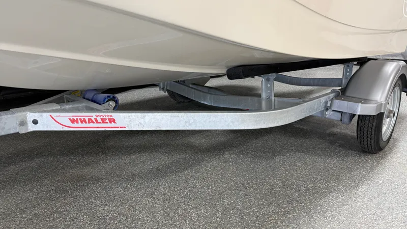 Slide: The Image of Boston Whaler 130 Super Sport 2026 - 39