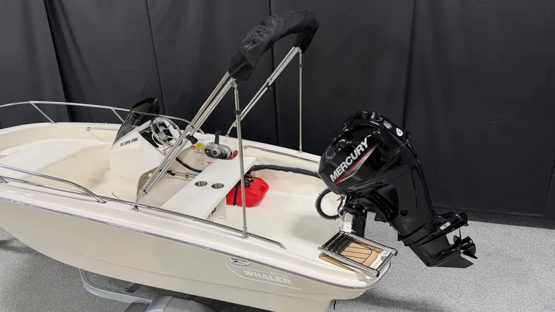 Slide: The Image of Boston Whaler 130 Super Sport 2026 - 5
