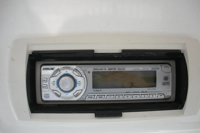 Slide: The Image of Sony marine stereo system in a 2006 Baha Cruisers 277 GLE boat. - 11