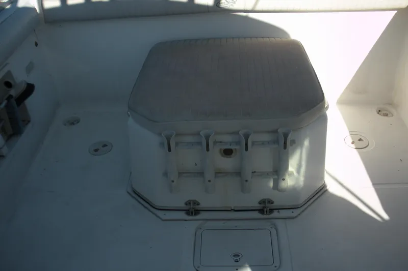 Slide: The Image of 2006 Baha Cruisers 277 GLE boat seating area with rod holders. - 25