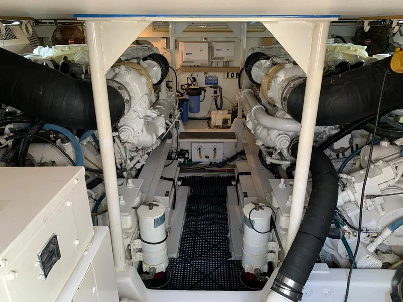 Slide: The Image of Viking 50 Convertible 2000 - 58