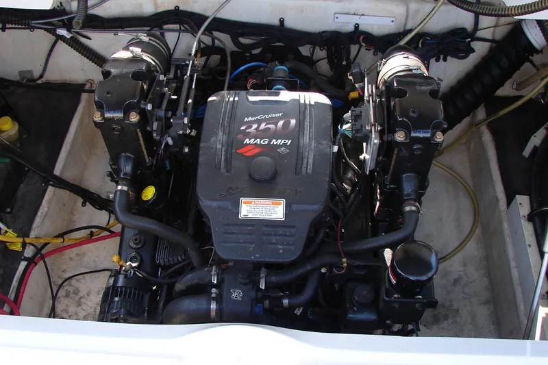 Slide: The Image of 2008 Crownline 270 BR boat engine, MerCruiser 350 MAG MPI, detailed view. - 27