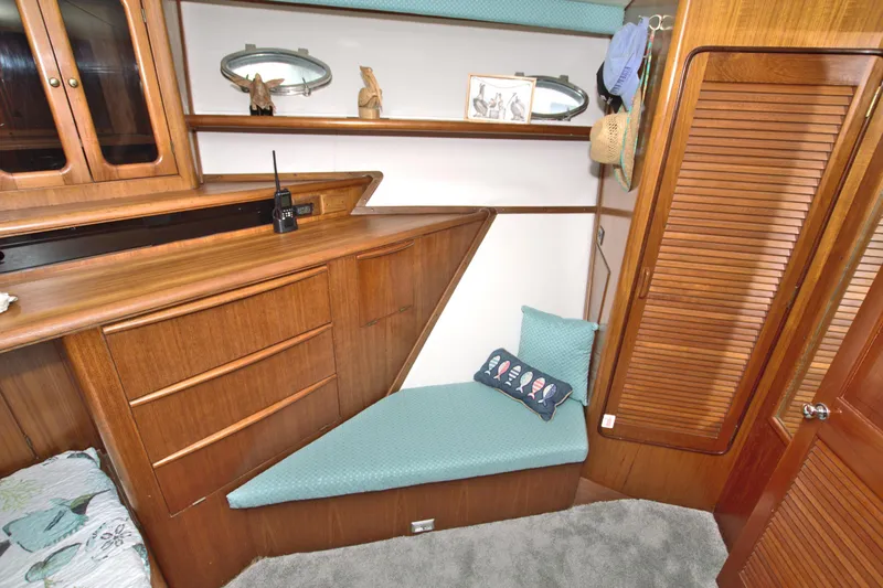 Slide: The Image of Viking 63 Cockpit Motor Yacht 1988 - 68