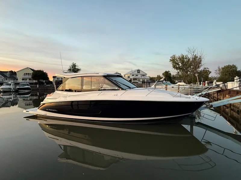The Image of Regal 36 Grande Coupe 2022 - 0