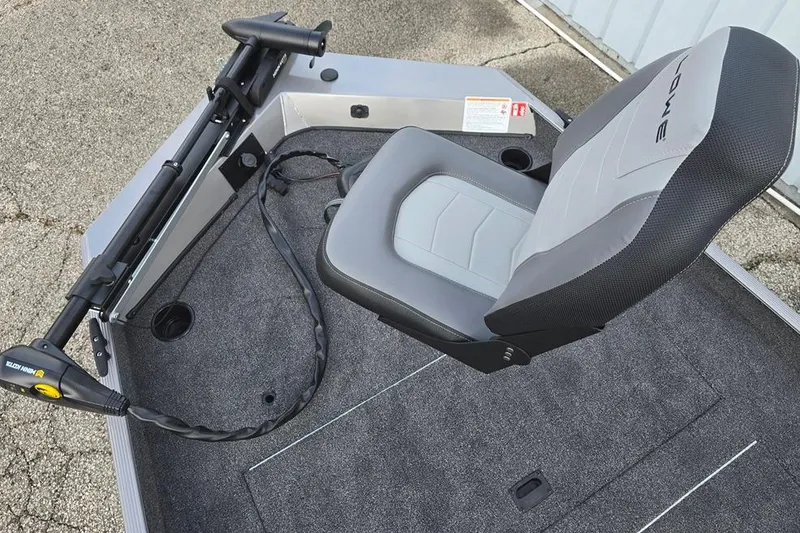 Slide: The Image of 2026 Lowe Skorpion 17 bow pedestal fishing seat and trolling motor. - 5