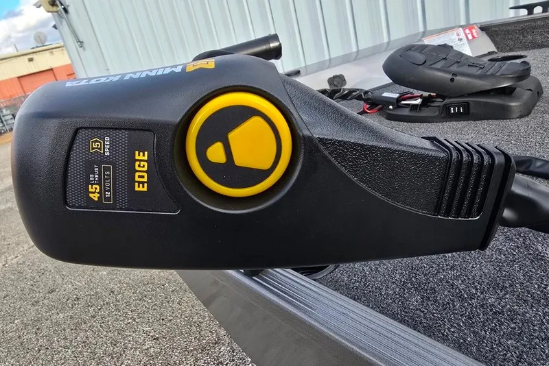 Slide: The Image of Stern aerated 19 gallon livewell with removeable bait bucket. - 6