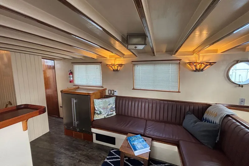 Slide: The Image of Fellows & Stewart 58 - Salon - 4