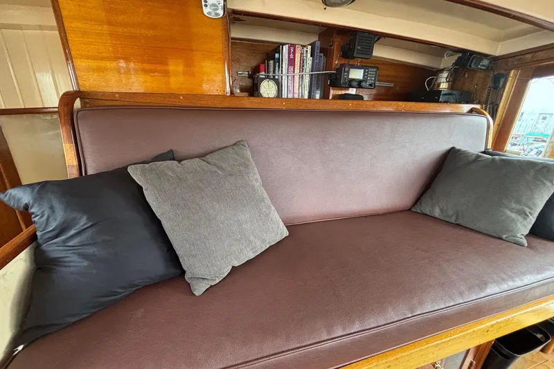 Slide: The Image of Fellows & Stewart 58 - Pilothouse Seating - 9