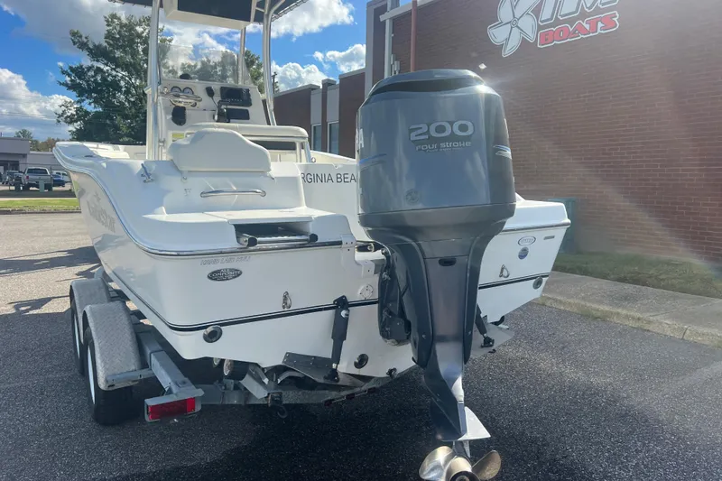 Slide: The Image of 2007 NauticStar 2000 Offshore boat with 200 horsepower four-stroke engine on trailer. - 5