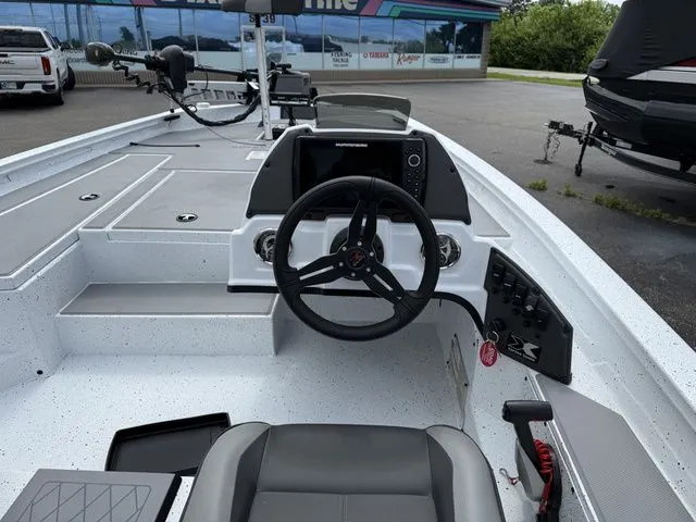 Slide: The Image of Xpress H-18 Hyperlift Bass 2025 - 4