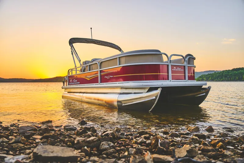 Slide: The Image of Sun Tracker Party Barge 18 DLX 2024 - 47