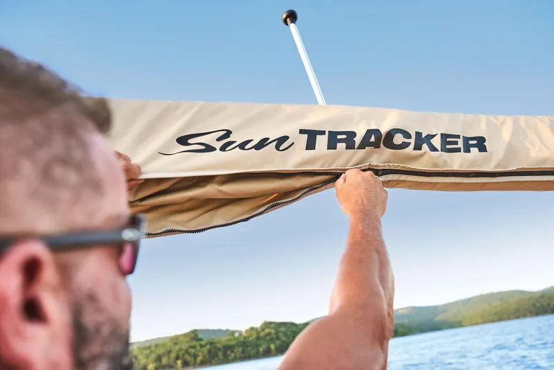 Slide: The Image of Sun Tracker Party Barge 18 DLX 2024 - 53