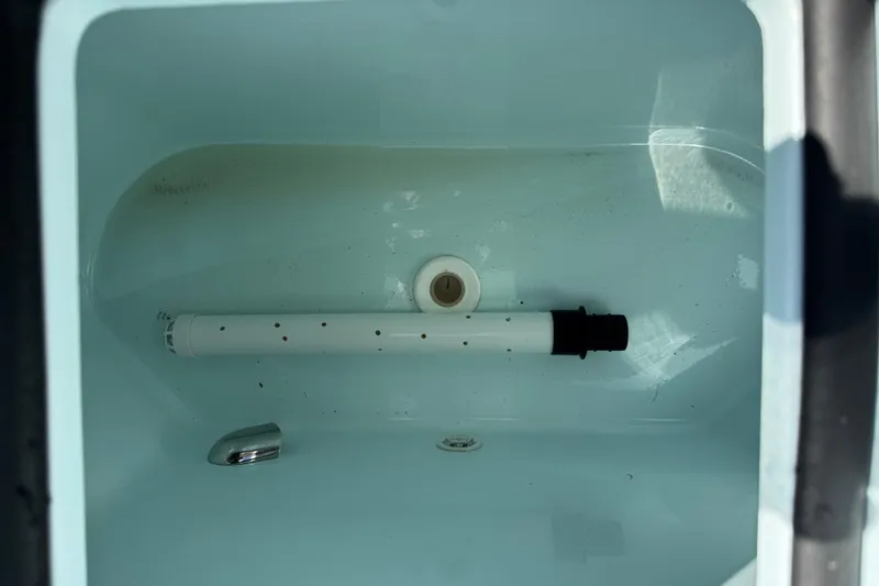 Slide: The Image of 2017 Yellowfin 24 Bay CE livewell interior with aeration system. - 12