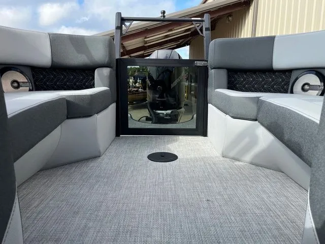 Slide: The Image of Alera M 25Q 2026 - 60