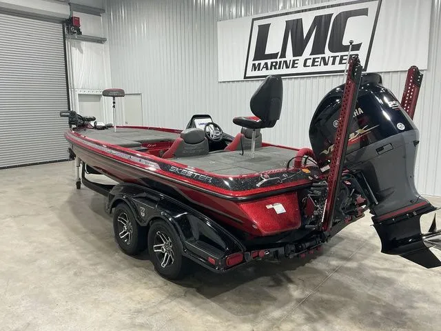 Slide: The Image of Skeeter FX 21 2016 - 12