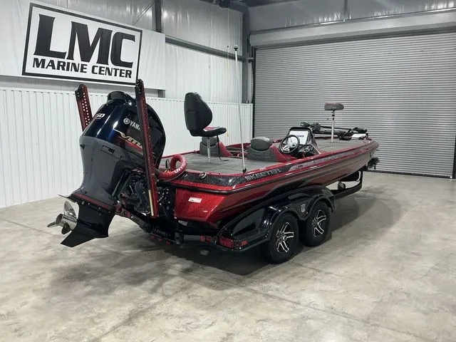 Slide: The Image of Skeeter FX 21 2016 - 4