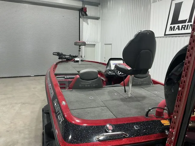 Slide: The Image of Skeeter FX 21 2016 - 8