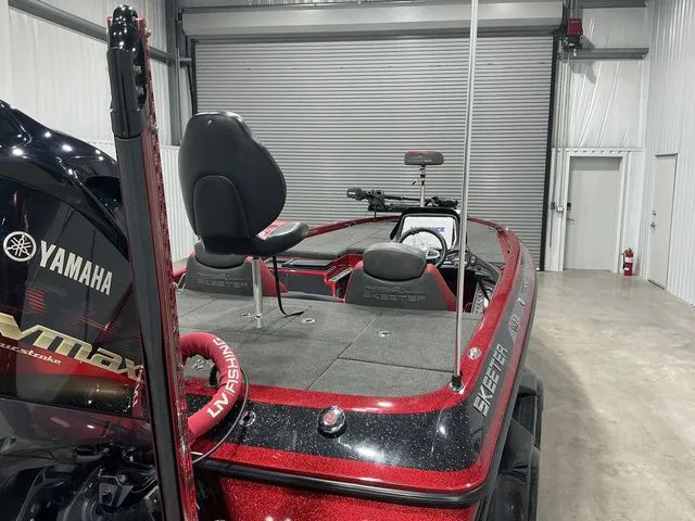 Slide: The Image of Skeeter FX 21 2016 - 9