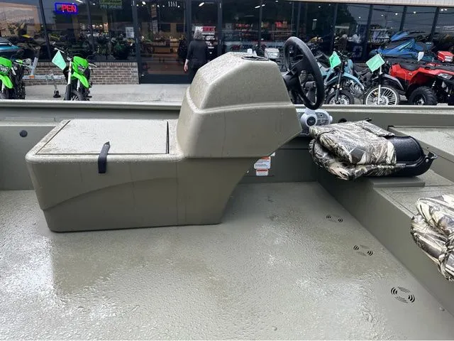 Slide: The Image of Tracker Grizzly 1754SC 2026 - 3