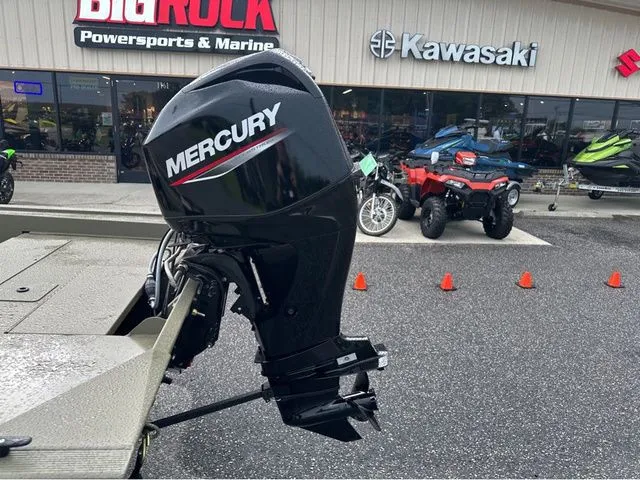 Slide: The Image of Tracker Grizzly 1754SC 2026 - 5