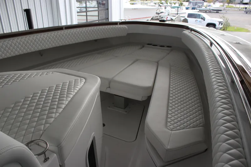 Slide: The Image of HCB 42 Lujo 2025 - 55