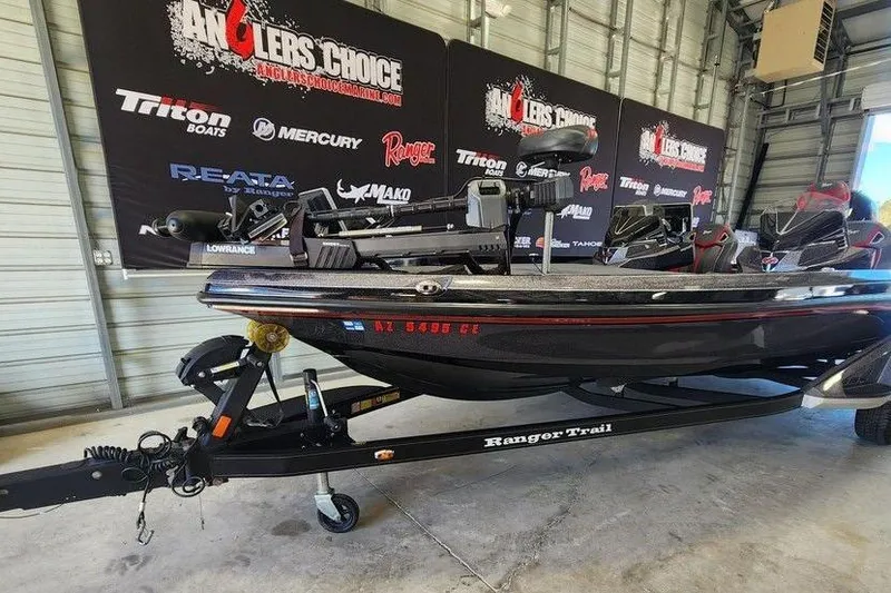 Slide: The Image of 2022 Ranger Z520R Ranger Cup Equipped boat on trailer in showroom. - 3