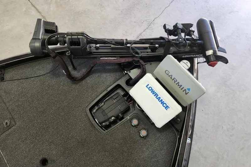 Slide: The Image of 2022 Ranger Z520R boat deck with Garmin and Lowrance equipment, featuring advanced fishing technology. - 5