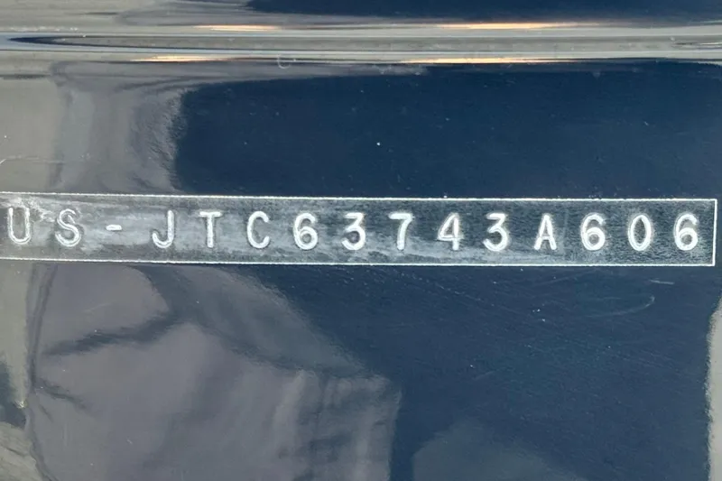 Slide: The Image of Hull identification number on 2006 Crownline 260 EX boat. - 35