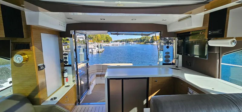 Slide: The Image of Cruisers Yachts Cantius 45 2014 - 10