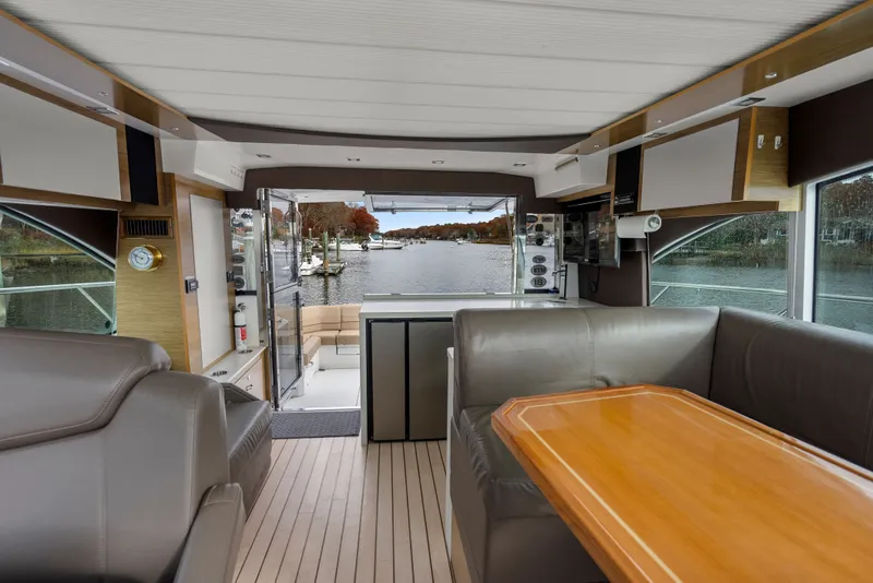 Slide: The Image of Cruisers Yachts Cantius 45 2014 - 14