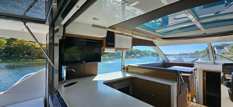 Slide: The Image of Cruisers Yachts Cantius 45 2014 - 9