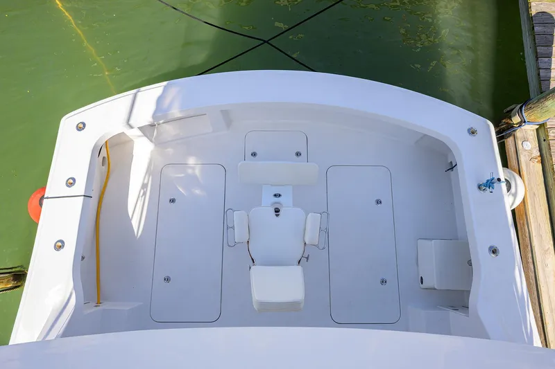 Slide: The Image of Hatteras 54 Sea Nyle - Cockpit - 10