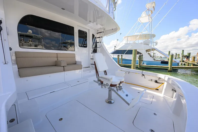 Slide: The Image of Hatteras 54 Sea Nyle - Cockpit - 15