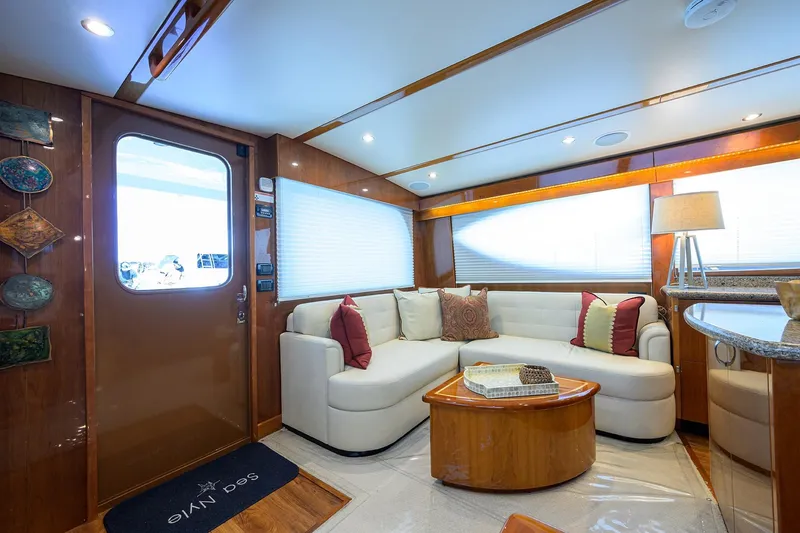 Slide: The Image of Hatteras 54 Sea Nyle - Salon - 32
