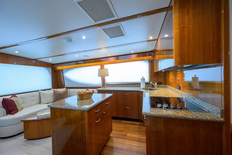 Slide: The Image of Hatteras 54 Sea Nyle - Galley - Salon - 41