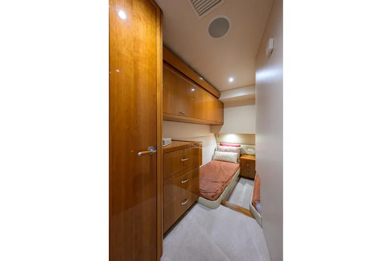 Slide: The Image of Hatteras 54 Sea Nyle - Stateroom - Starboard - 52
