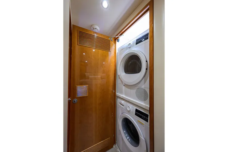 Slide: The Image of Hatteras 54 Sea Nyle - Bosch Washer & Dryer - 56