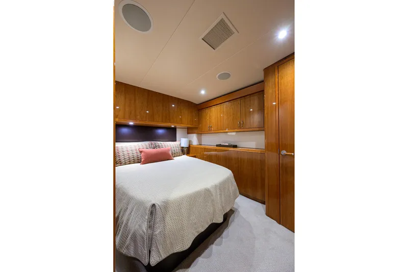 Slide: The Image of Hatteras 54 Sea Nyle - Master Stateroom - 57