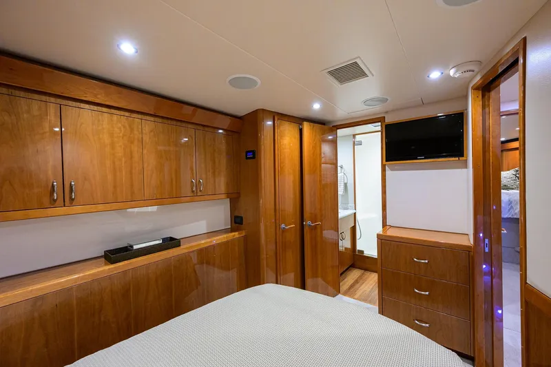 Slide: The Image of Hatteras 54 Sea Nyle - Master Stateroom - 60