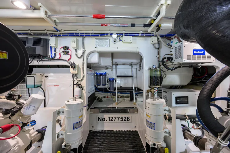 Slide: The Image of Hatteras 54 Sea Nyle - Engine Room - 79