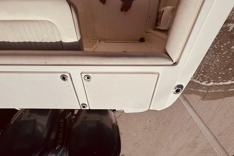 Slide: The Image of Close-up of a navigation display on a 2004 Robalo R260 Center Console boat. - 40