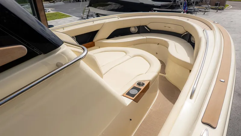 Slide: The Image of Chris-Craft Catalina 31 2026 - 11